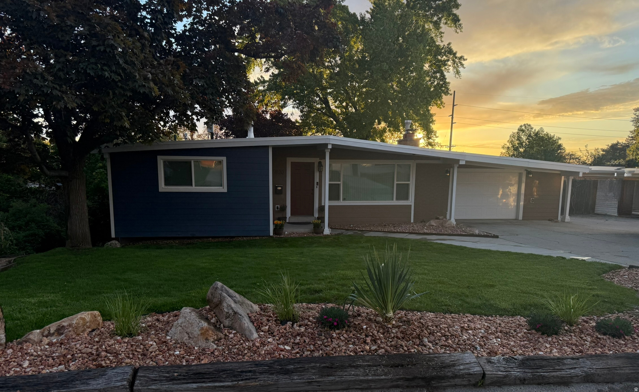 MAYWOOD HILLS - Residential