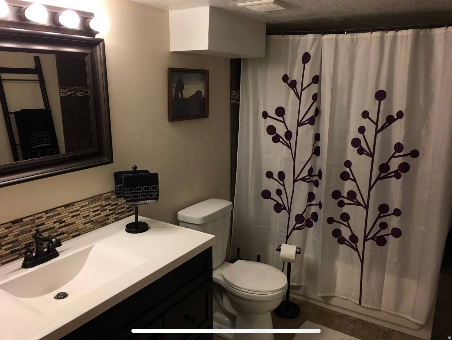 MAYWOOD HILLS - Residential