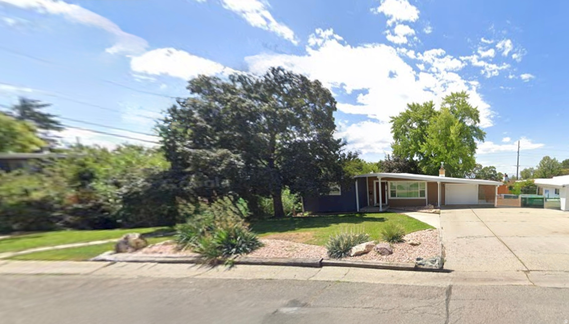 MAYWOOD HILLS - Residential