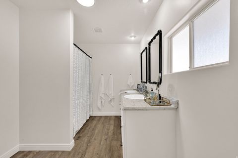 Tiny photo for 105 E COUNTRY CLUB DR S, South Ogden, UT 84405 (MLS # 2171161)