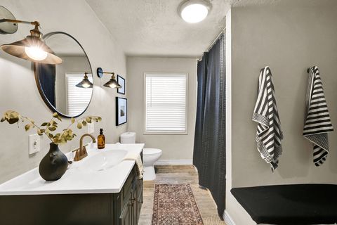 Tiny photo for 105 E COUNTRY CLUB DR S, South Ogden, UT 84405 (MLS # 2171161)
