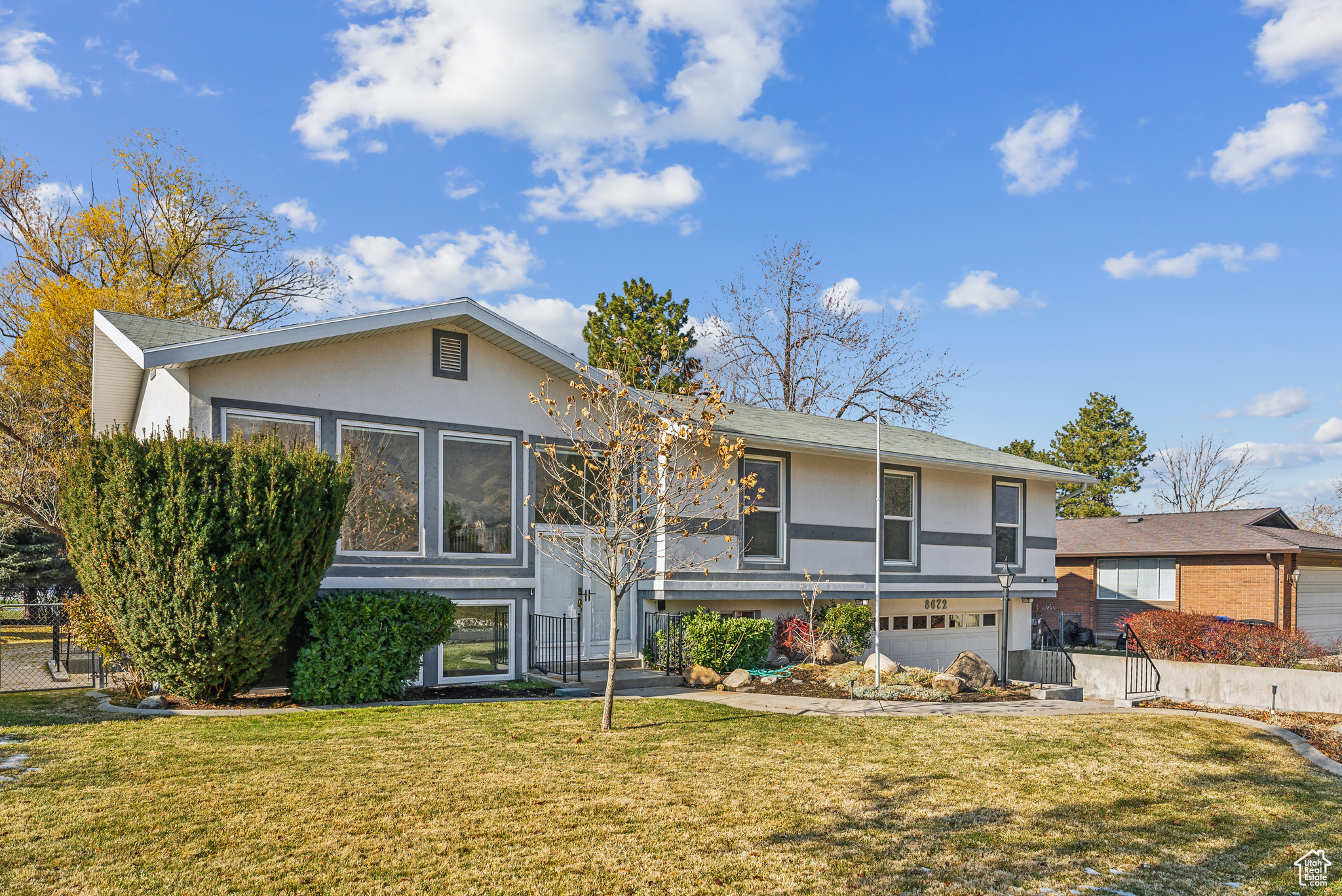 8672 S Tracy Dr, Sandy, Utah image 1