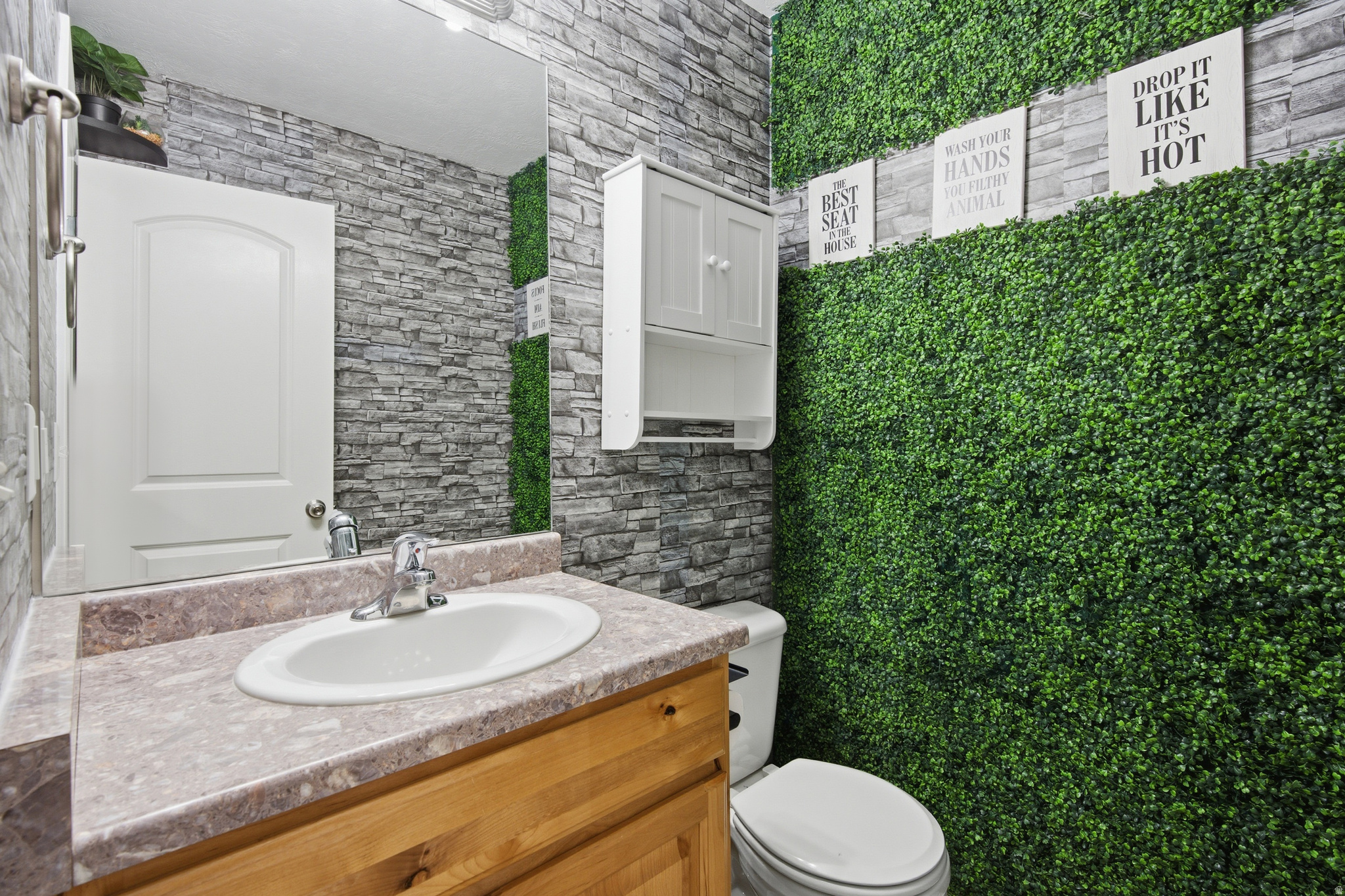 CRESCENT COURT - Residential