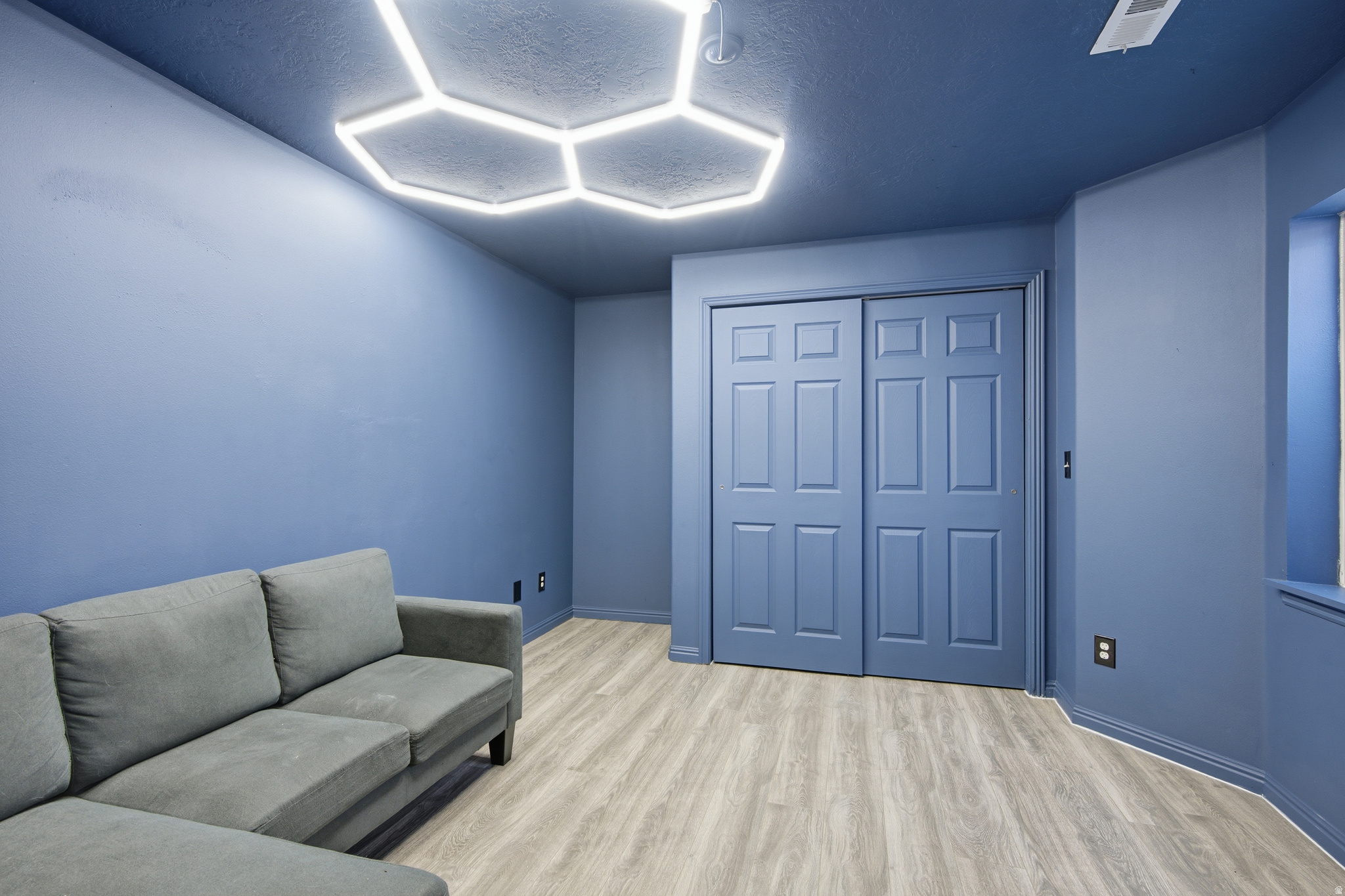 CRESCENT COURT - Residential