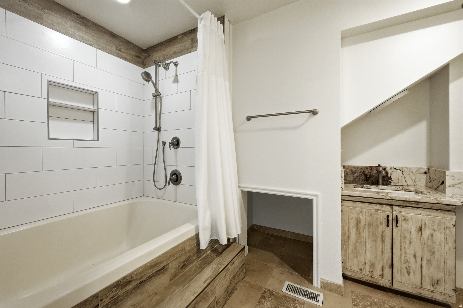 G T FLINDERS SUBDIVISION - Residential