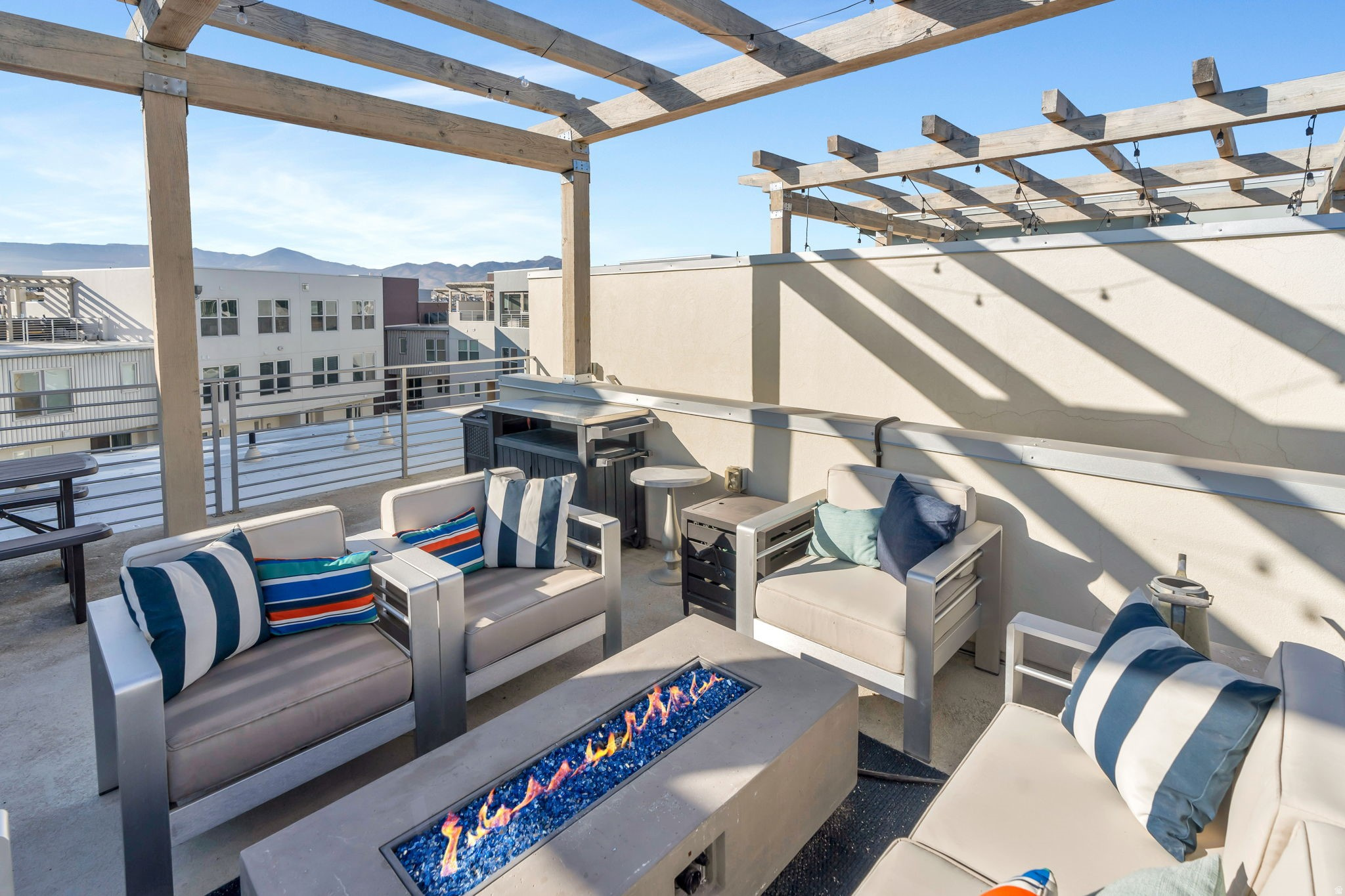 DAYBREAK - Residential