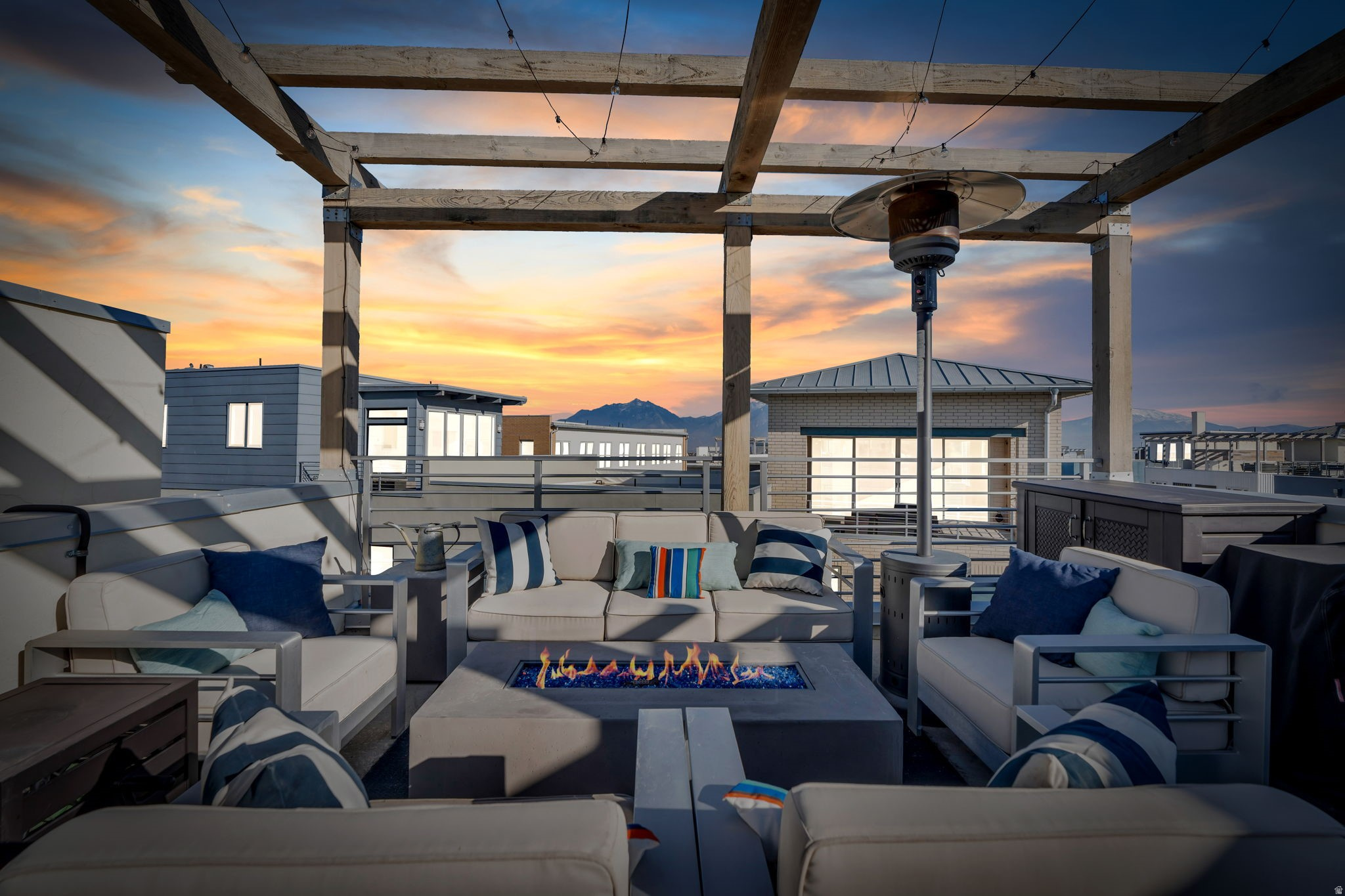 DAYBREAK - Residential