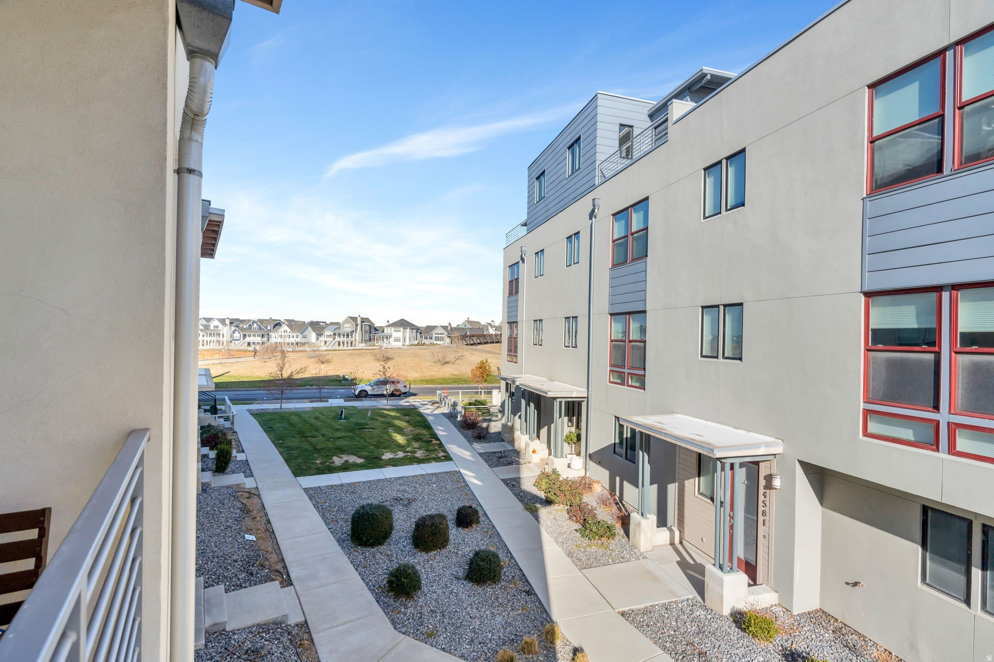 DAYBREAK - Residential