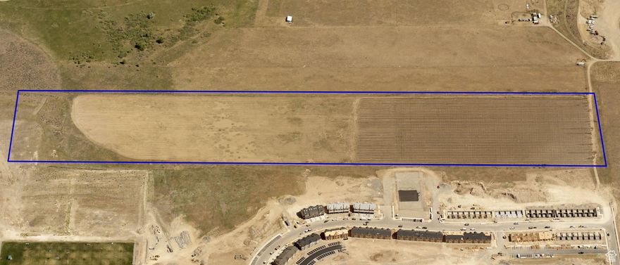 Square footage figures are provided as a courtesy estimate only .  Buyer is advised to obtain an independent measurement.