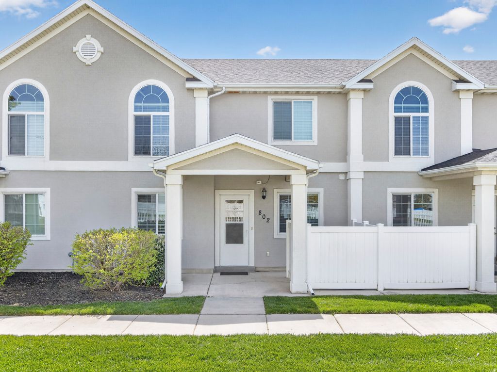 Photo of 802 W SUGAR MAPLE CT S, Payson, UT 84651 (MLS # 2152307)