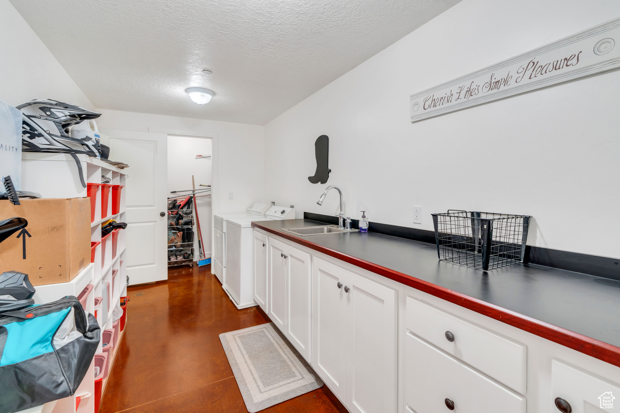 Goshen, Utah 84633, United States, 9 Bedrooms Bedrooms, ,5 BathroomsBathrooms,Residential,Active,48803