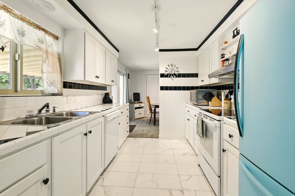 Photo of 1188 N 600 E, Logan, UT 84341 (MLS # 2141045)