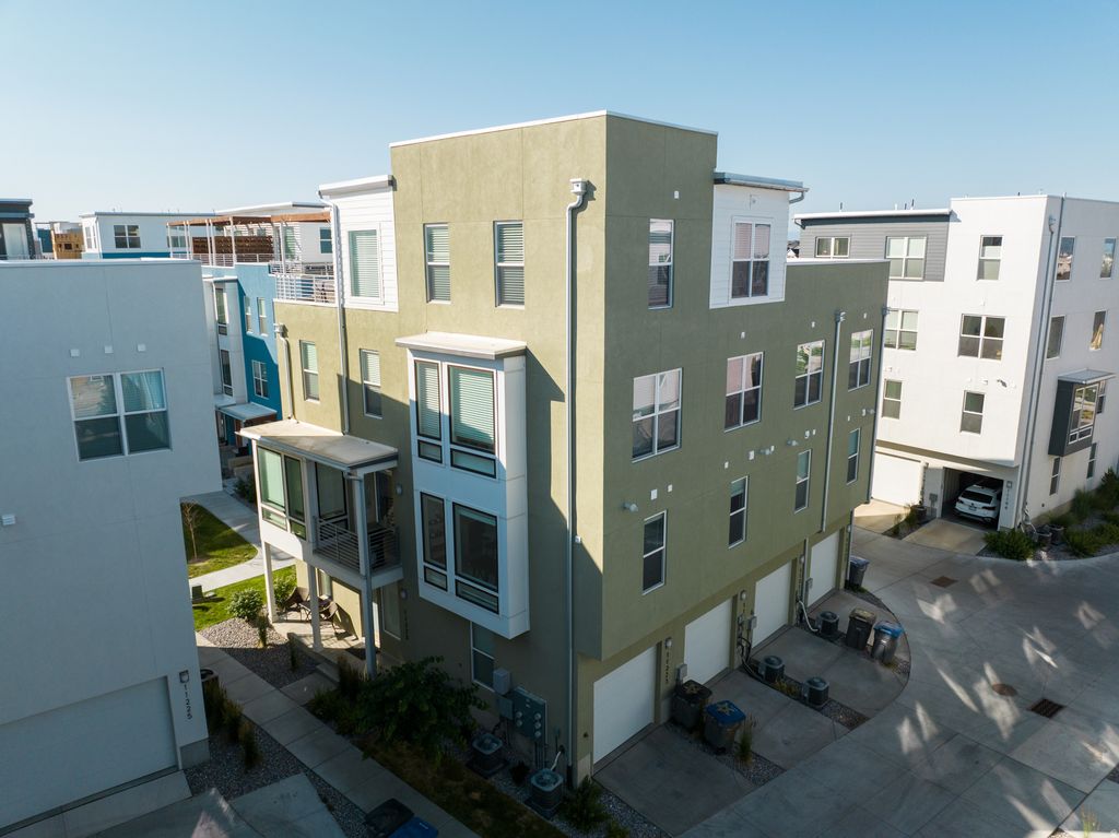 Photo of 11223 S FREESTONE RD, South Jordan, UT 84009 (MLS # 2146819)