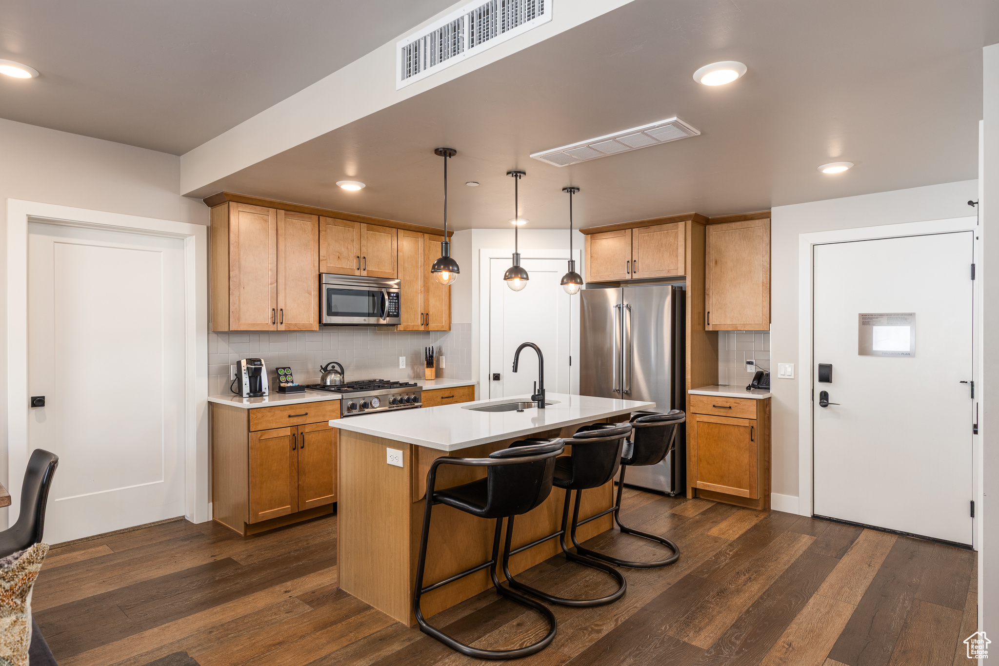 BLACK ROCK LUXURY CO - Residential