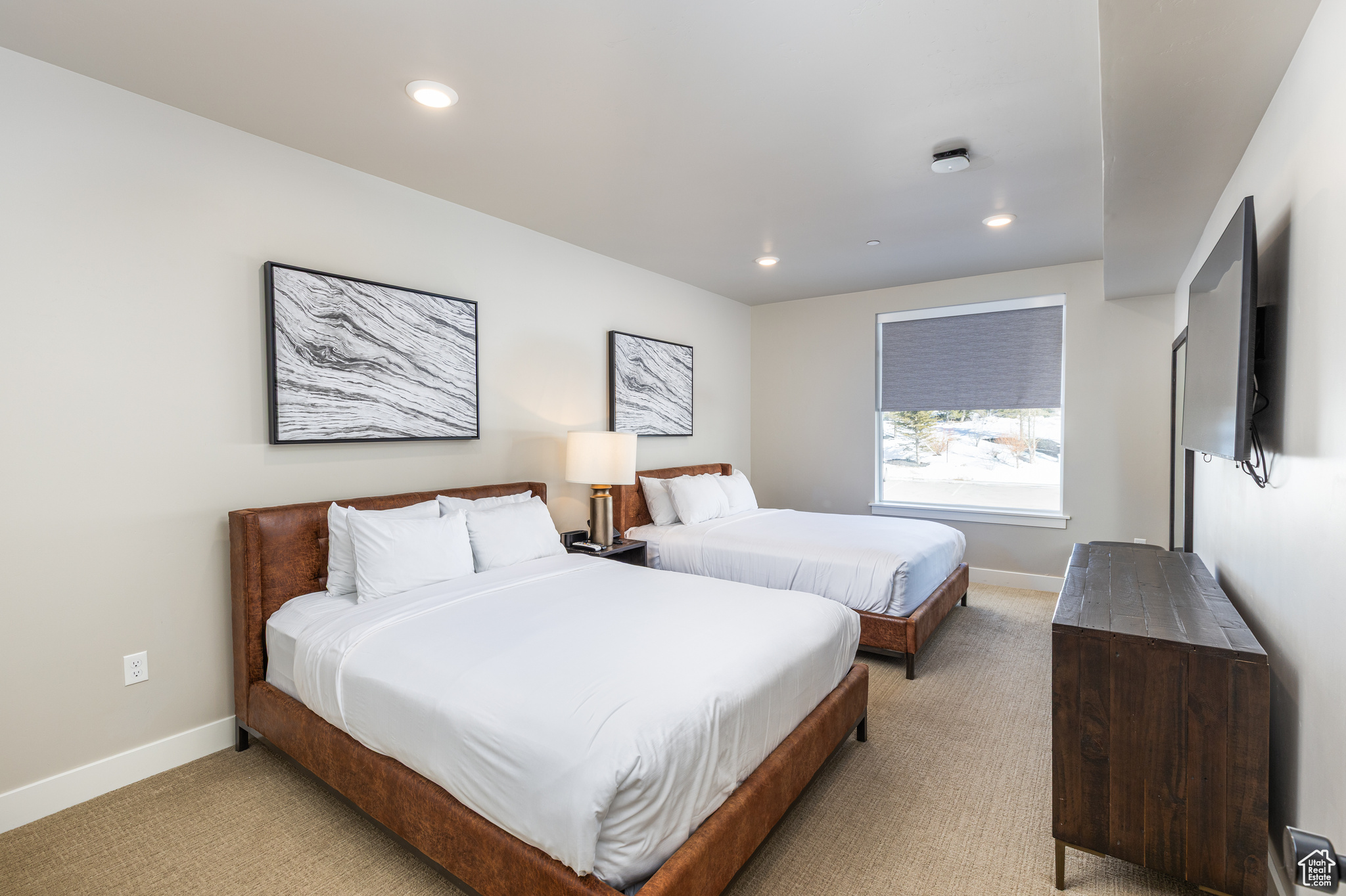BLACK ROCK LUXURY CO - Residential