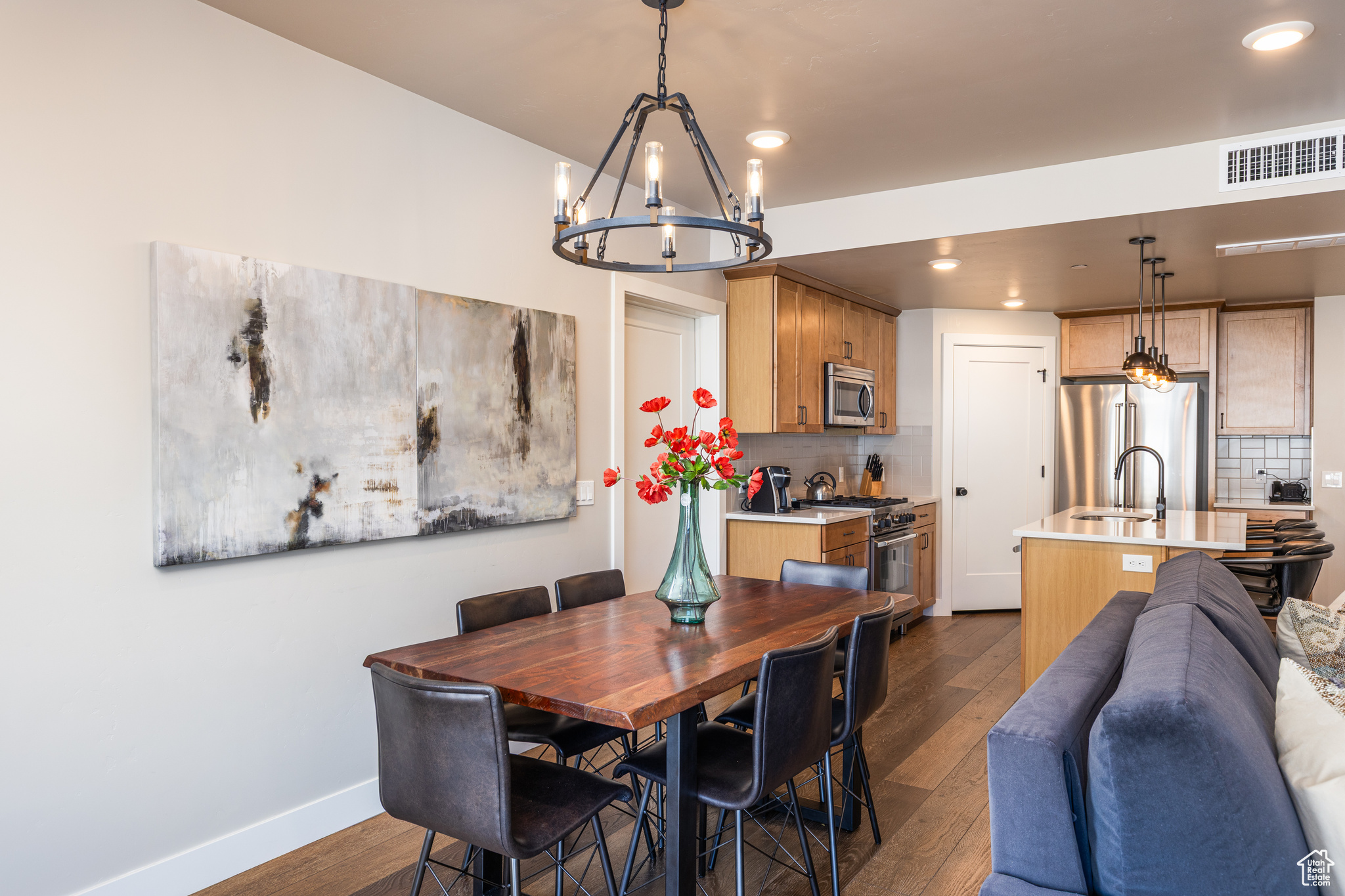 BLACK ROCK LUXURY CO - Residential