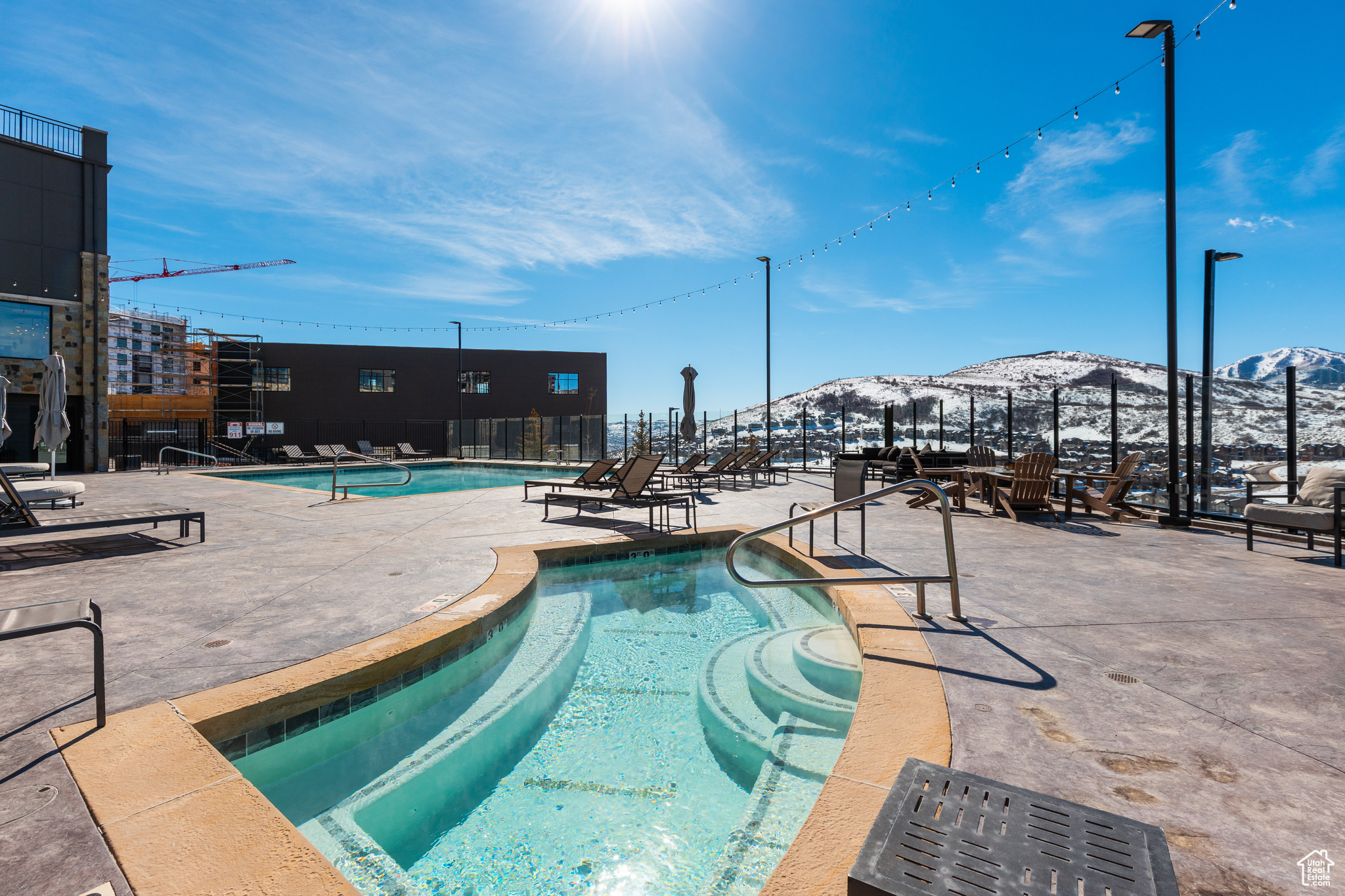 BLACK ROCK LUXURY CO - Residential