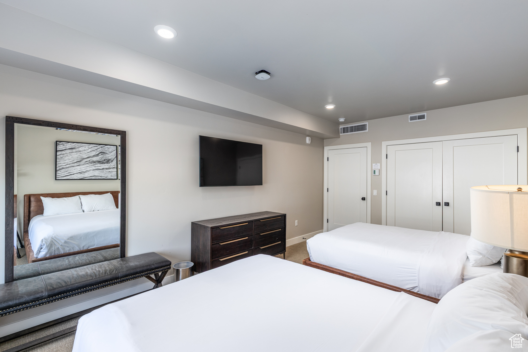 BLACK ROCK LUXURY CO - Residential