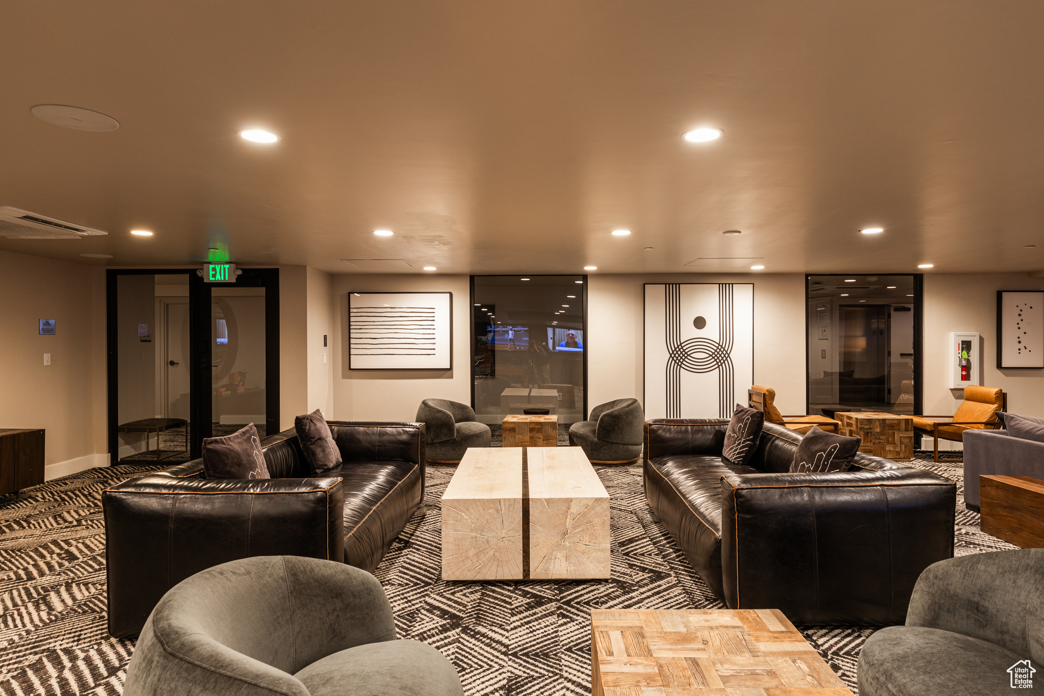 BLACK ROCK LUXURY CO - Residential