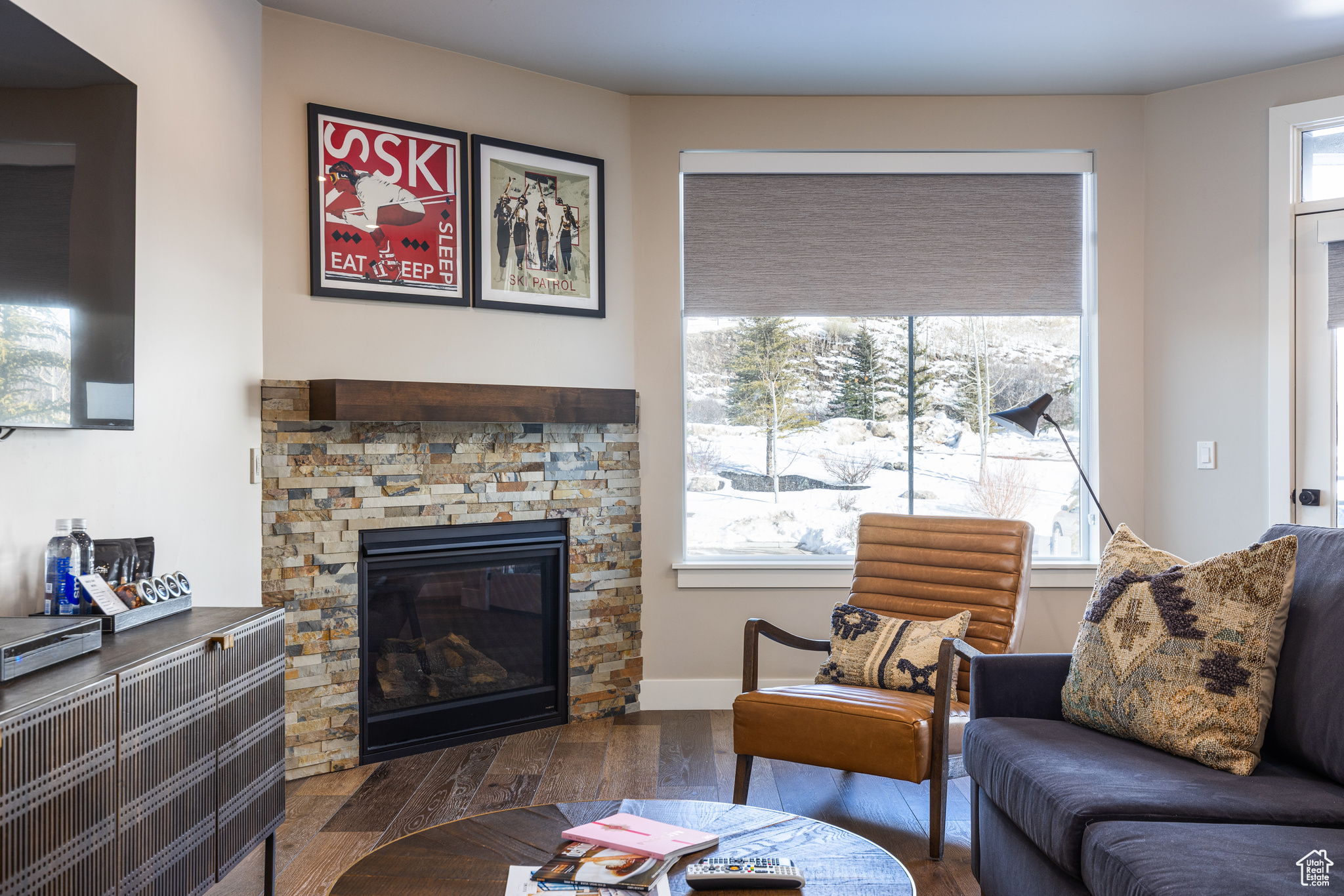 BLACK ROCK LUXURY CO - Residential