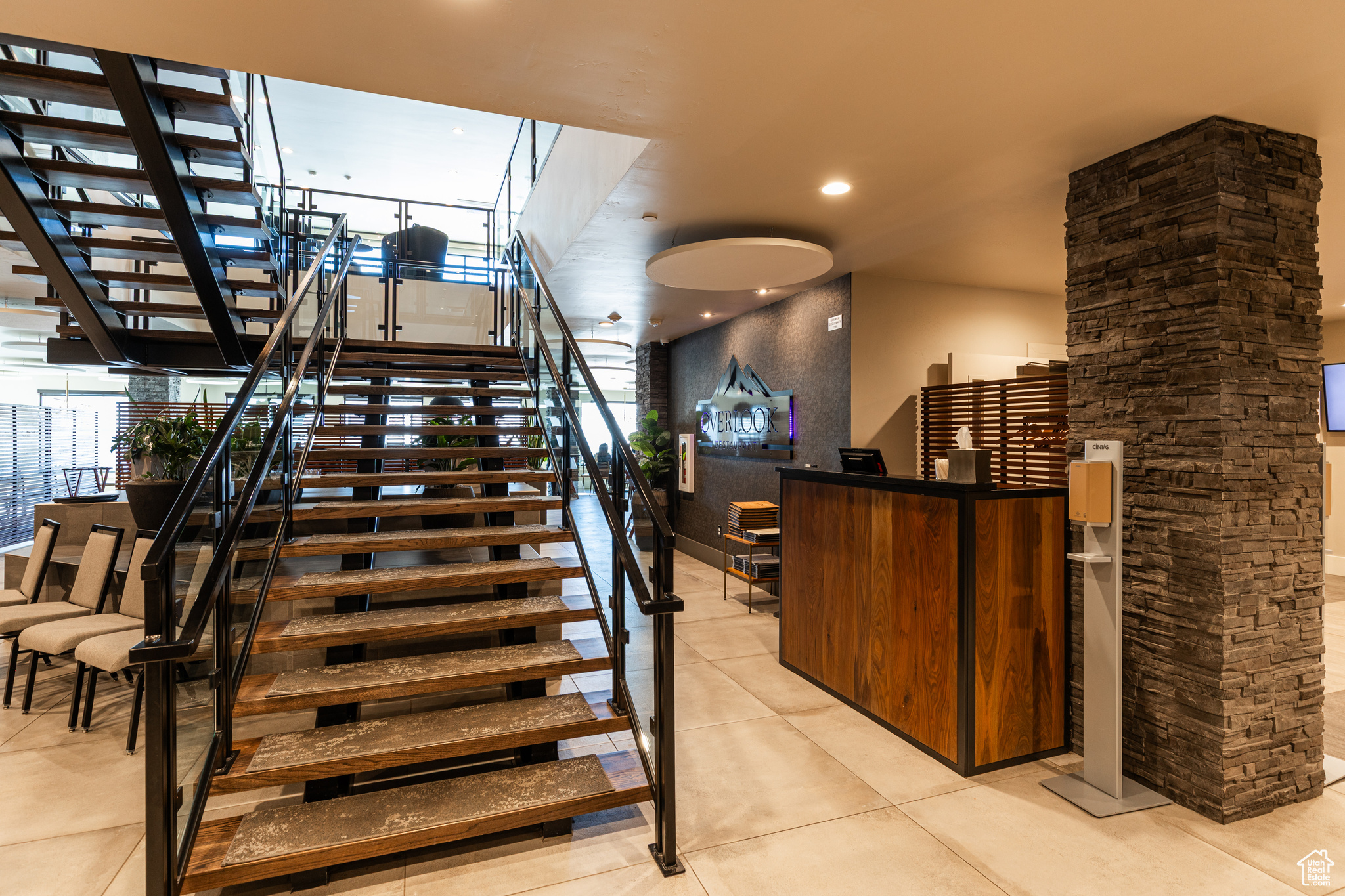 BLACK ROCK LUXURY CO - Residential