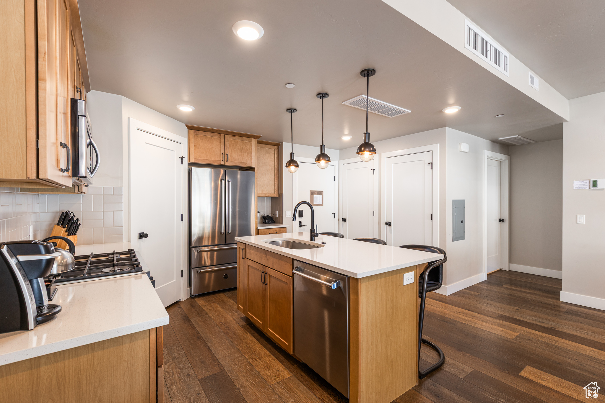 BLACK ROCK LUXURY CO - Residential
