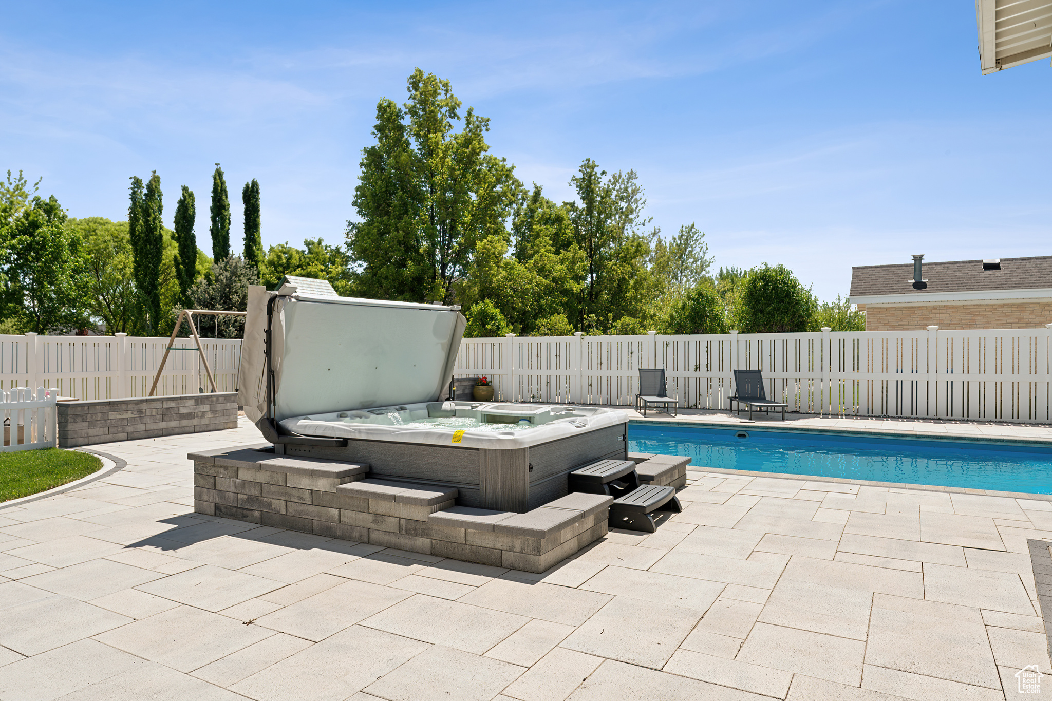 KERRYBROOK ESTATES - Residential