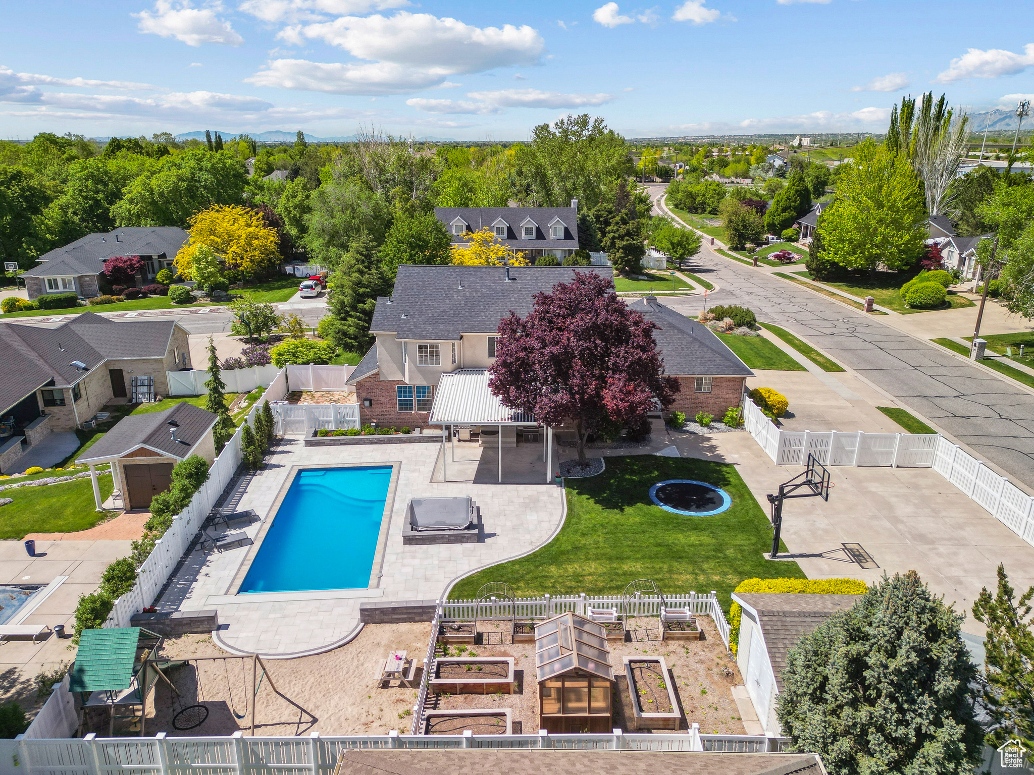 KERRYBROOK ESTATES - Residential