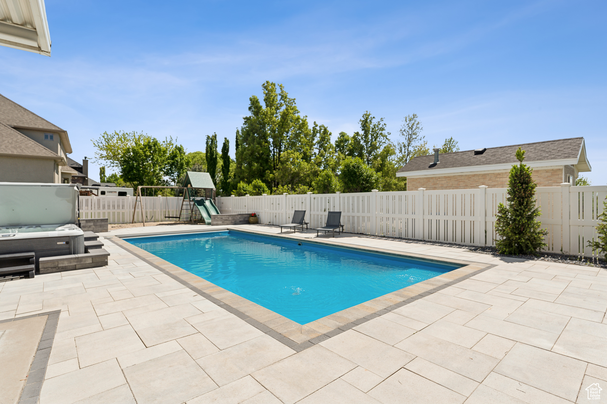 KERRYBROOK ESTATES - Residential