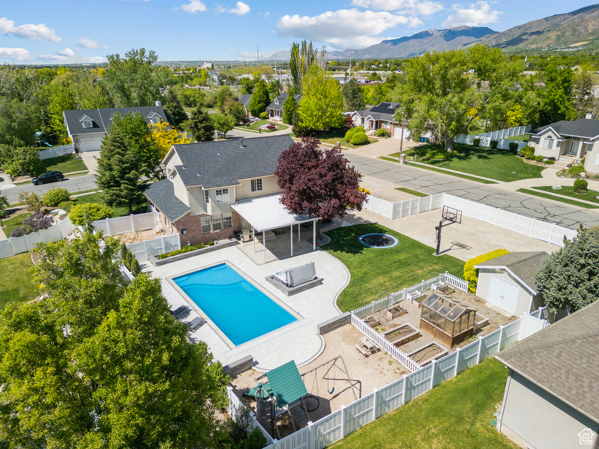 KERRYBROOK ESTATES - Residential