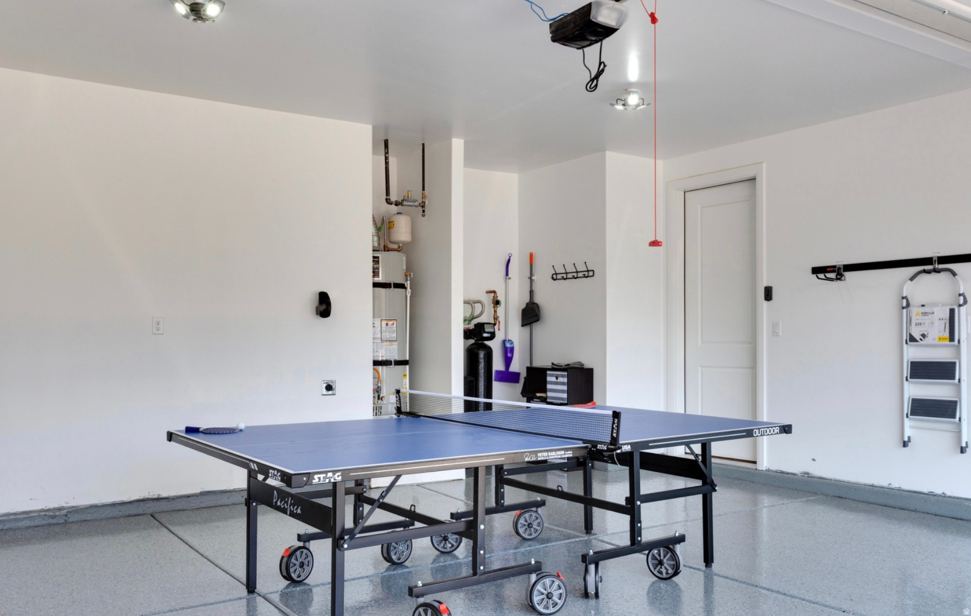 ESCONDIDO - Residential