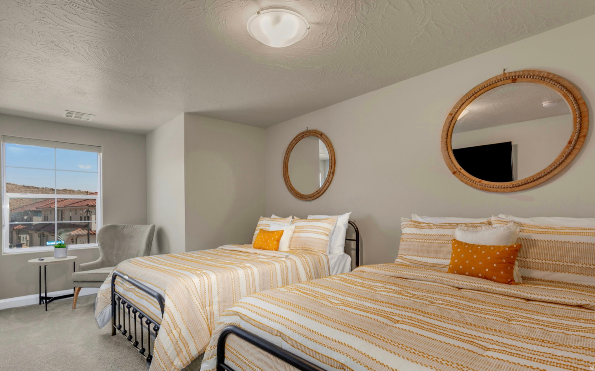 ESCONDIDO - Residential