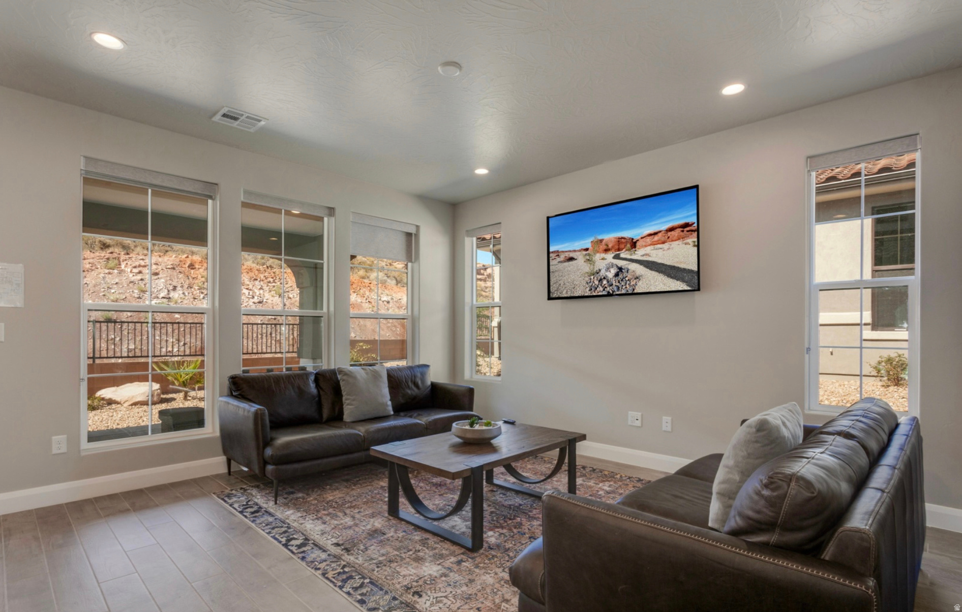 ESCONDIDO - Residential