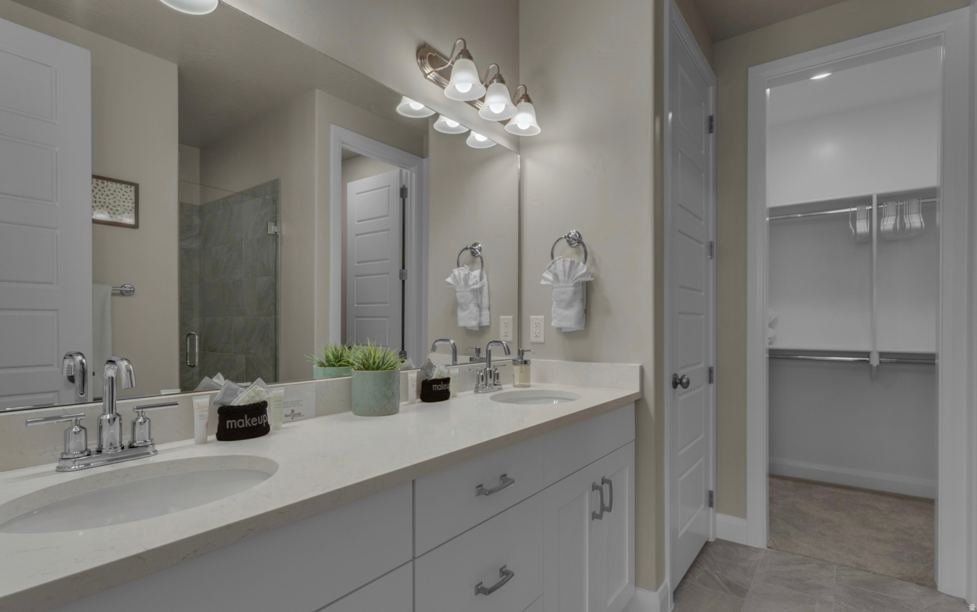 ESCONDIDO - Residential