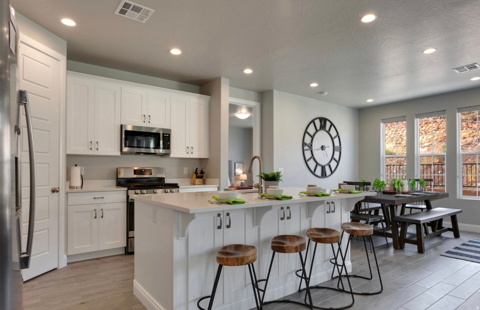 ESCONDIDO - Residential