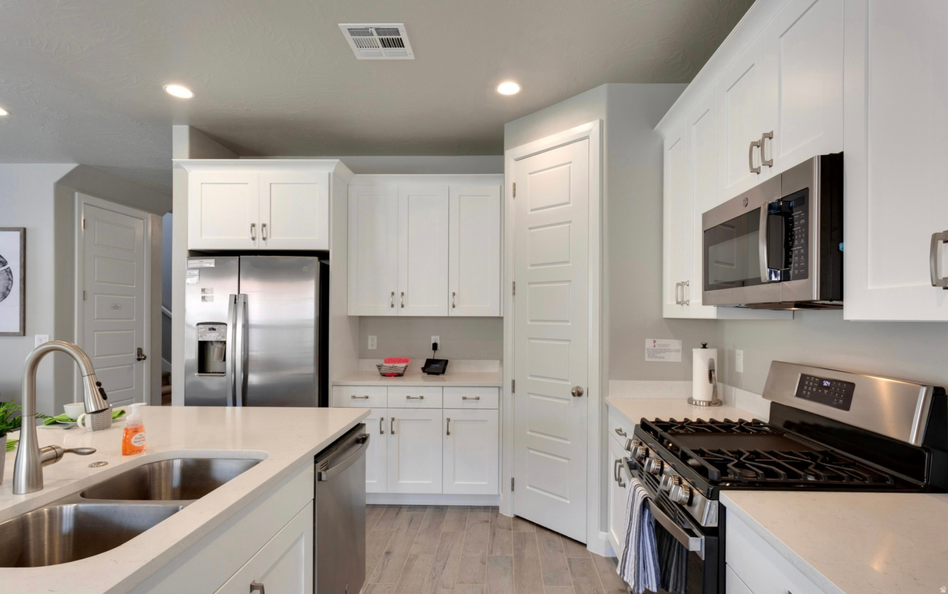 ESCONDIDO - Residential