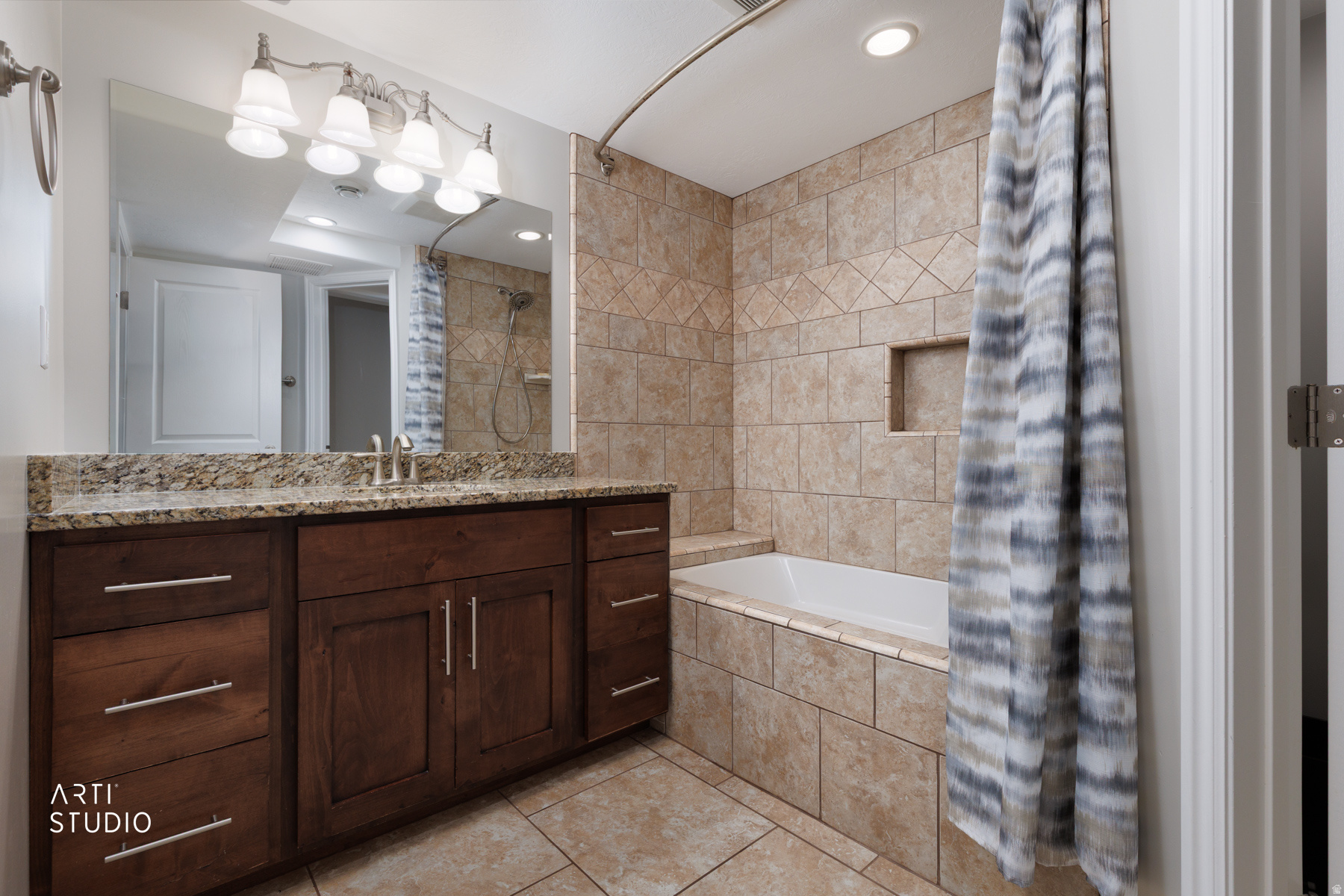 CARRARA VILLAS AMD - Residential
