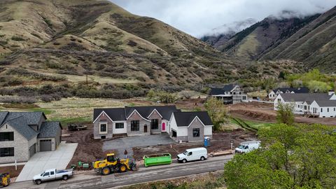 Tiny photo for 702 N 2000 E #305, Mapleton, UT 84664 (MLS # 2147898)