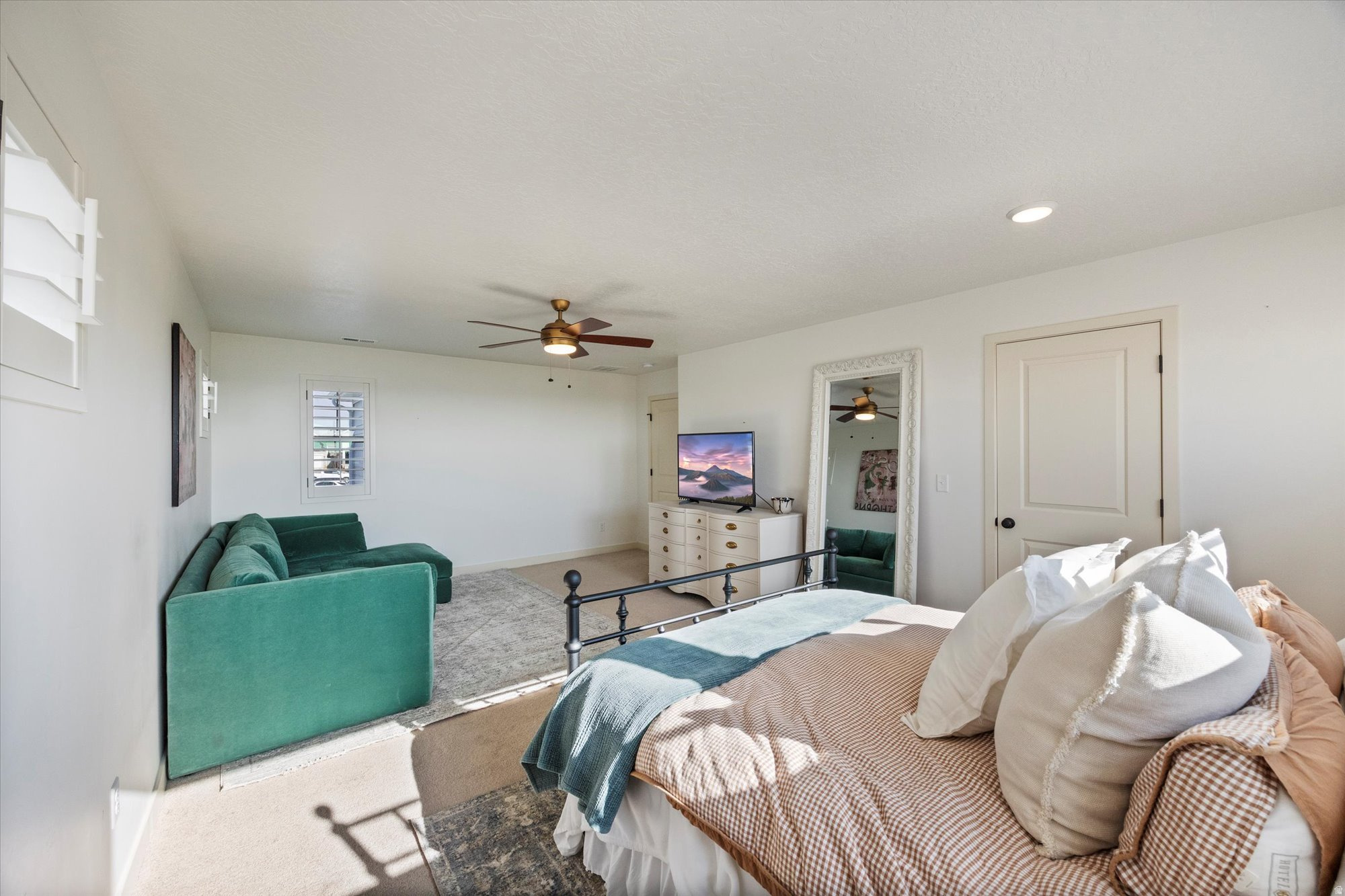 RIDGEVIEW - Residential Lease