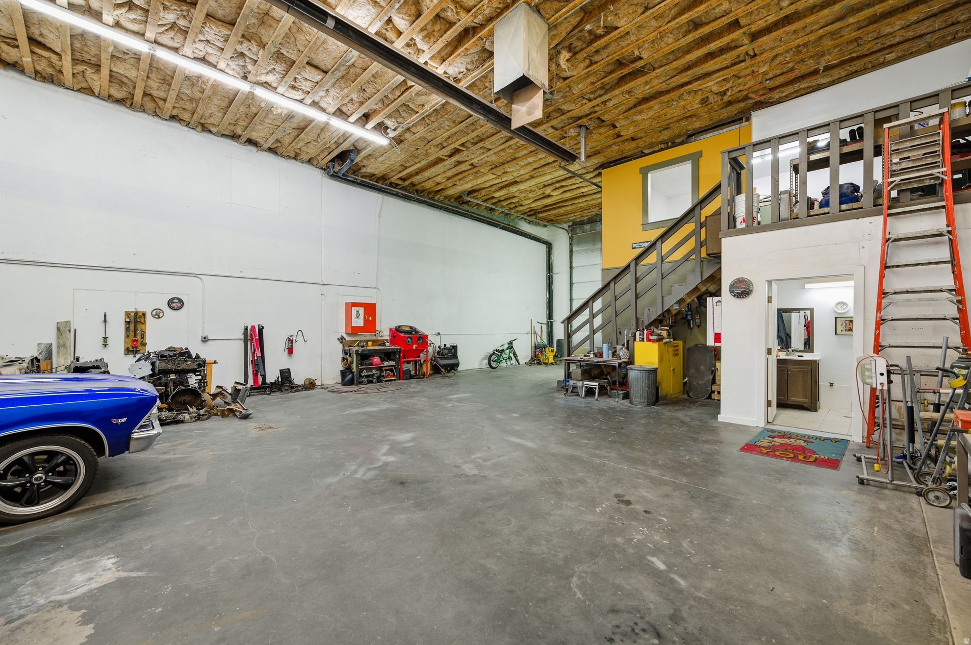 THOMAS INDUSTRIAL PARK CONDOMINIUMS - Commercial Sale