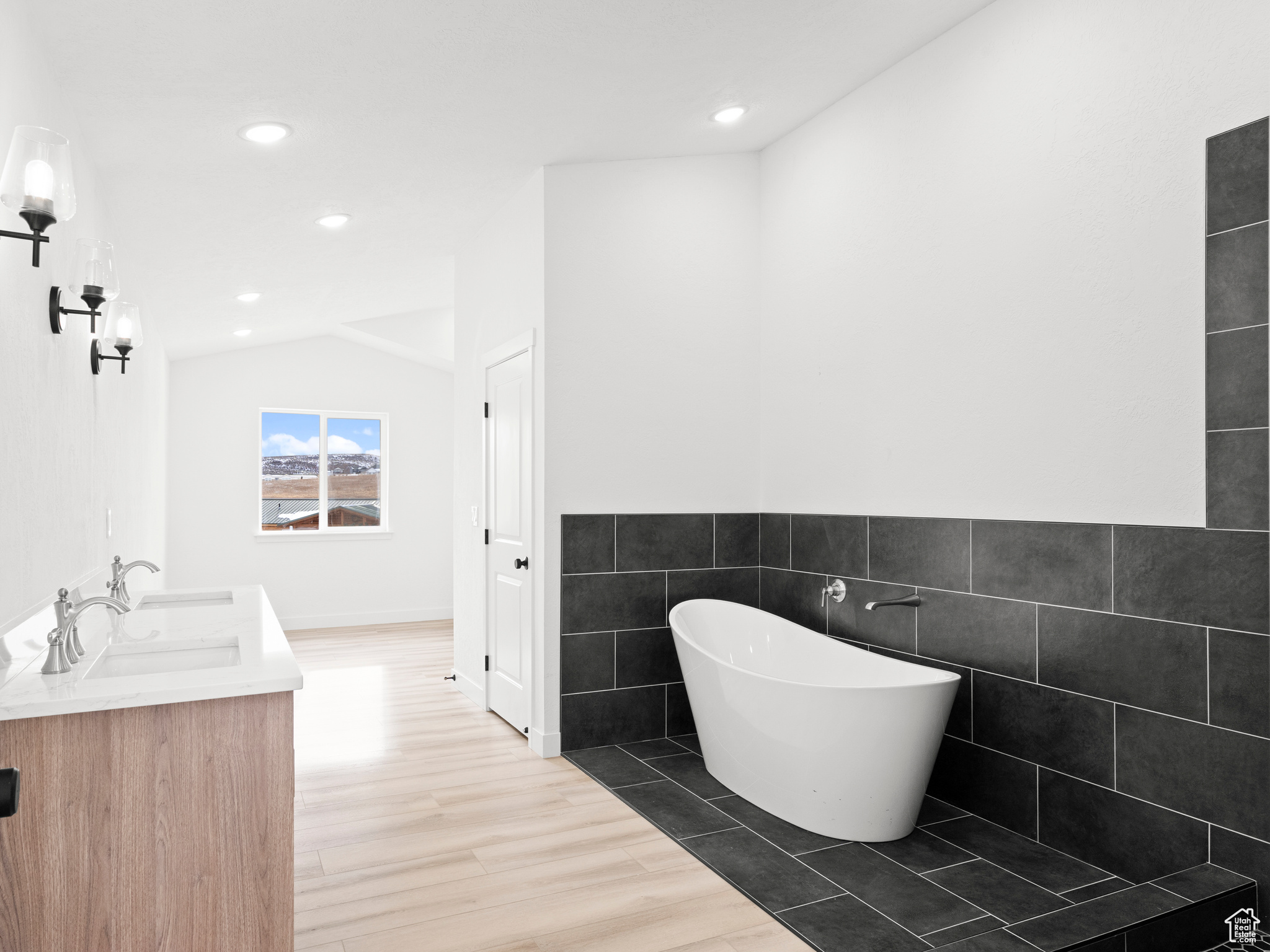 2752 S Country Way, Garden City, Utah image 12