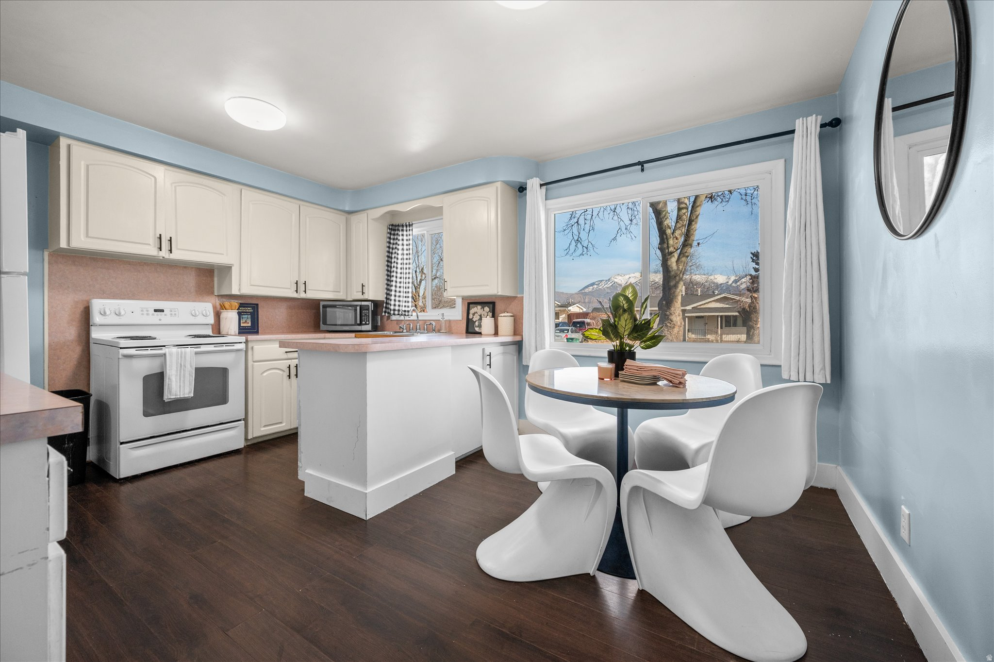 LAKE VIEW WARD - Residential