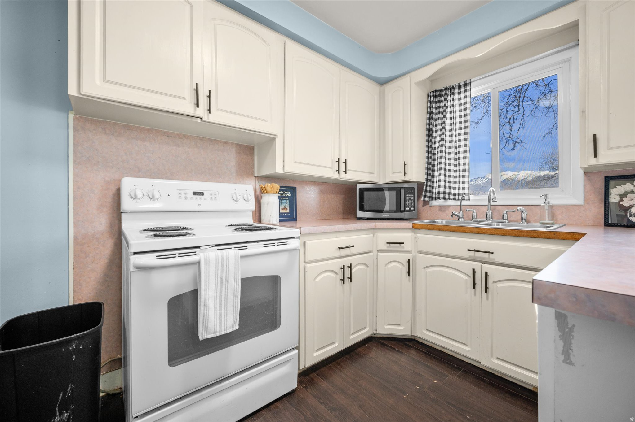 LAKE VIEW WARD - Residential