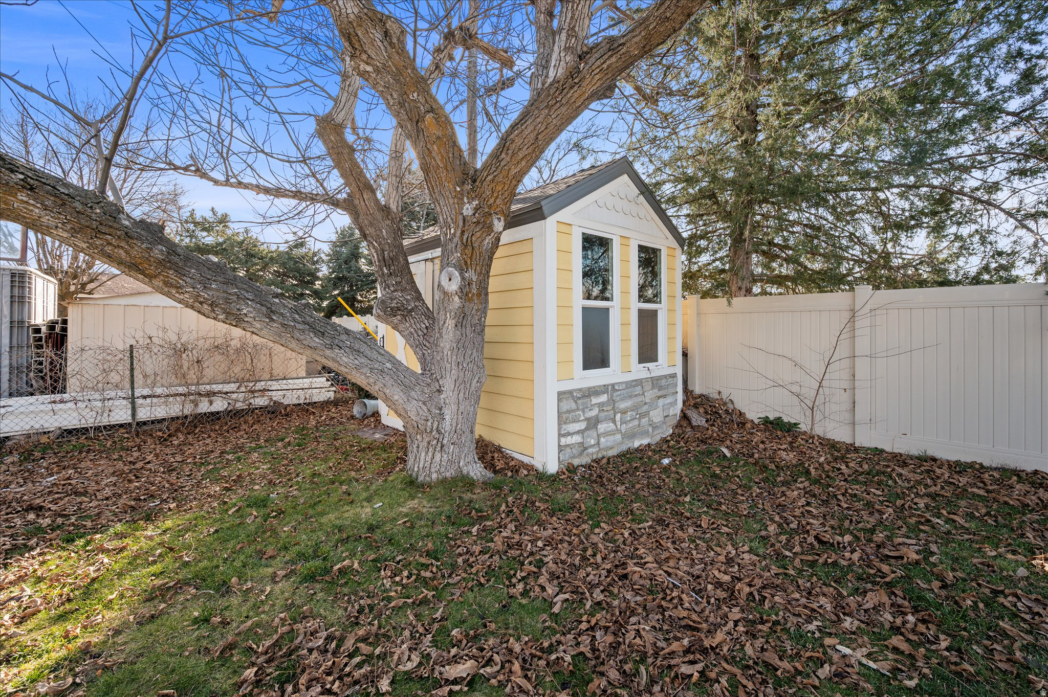 LAKE VIEW WARD - Residential