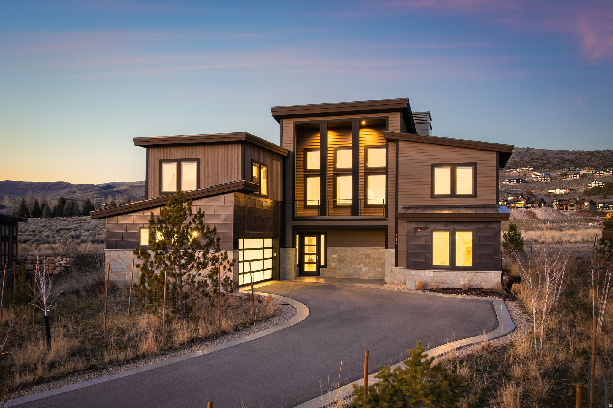 RED LEDGES - Residential