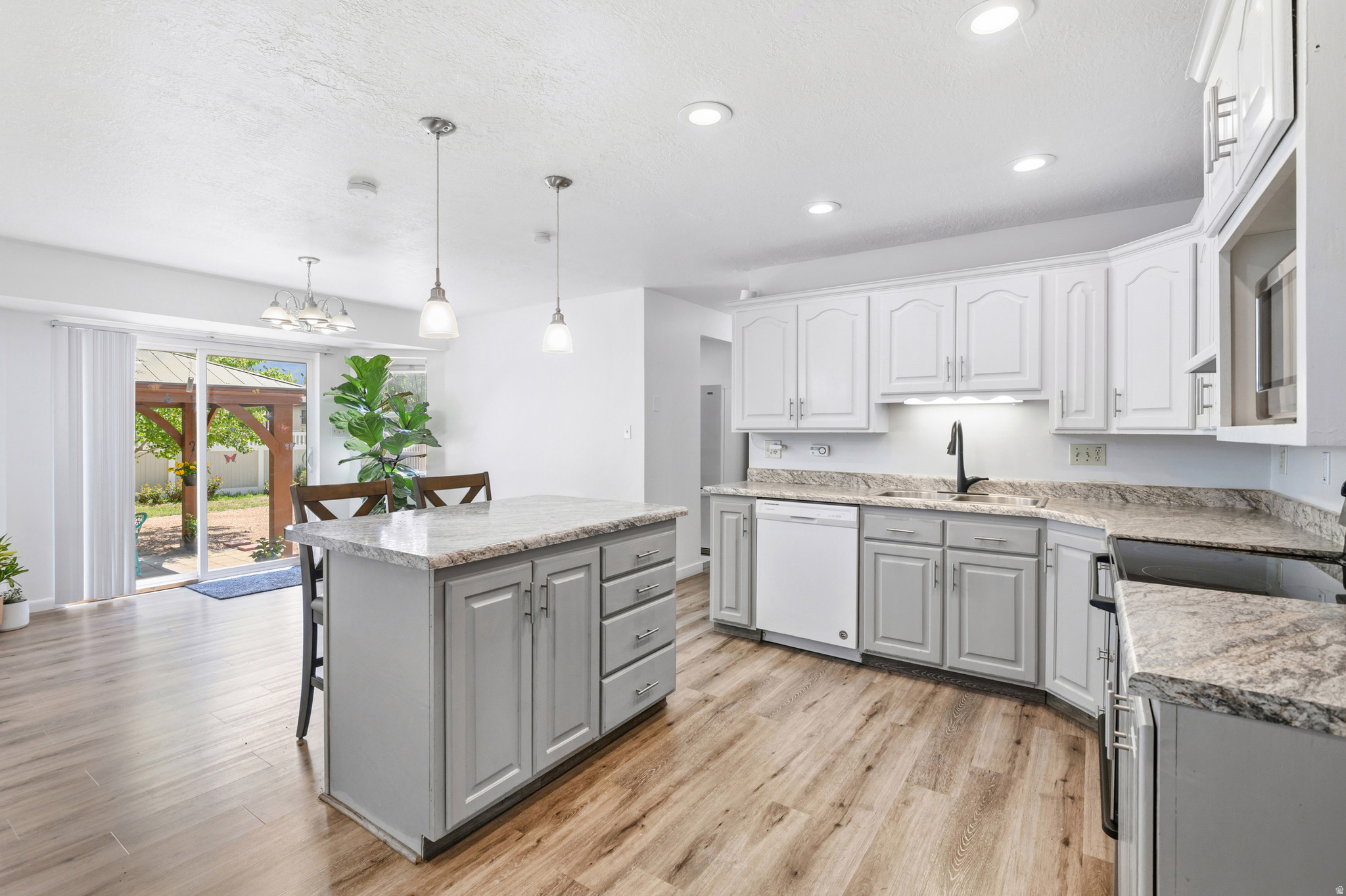 SUNNY RIDGE - Residential