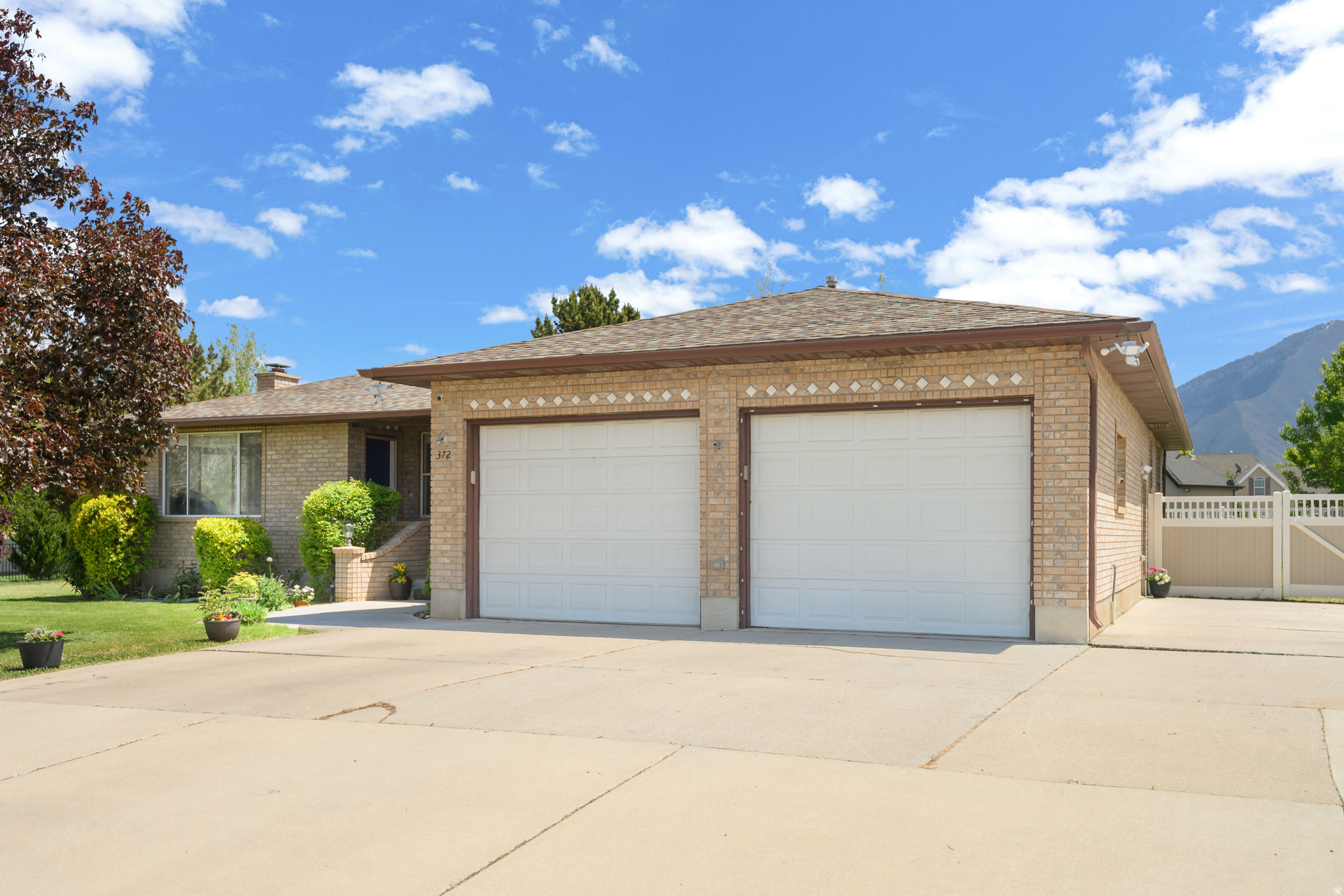 SUNNY RIDGE - Residential