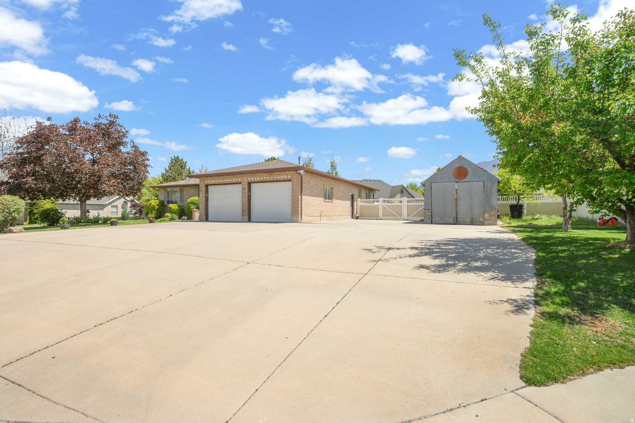 SUNNY RIDGE - Residential