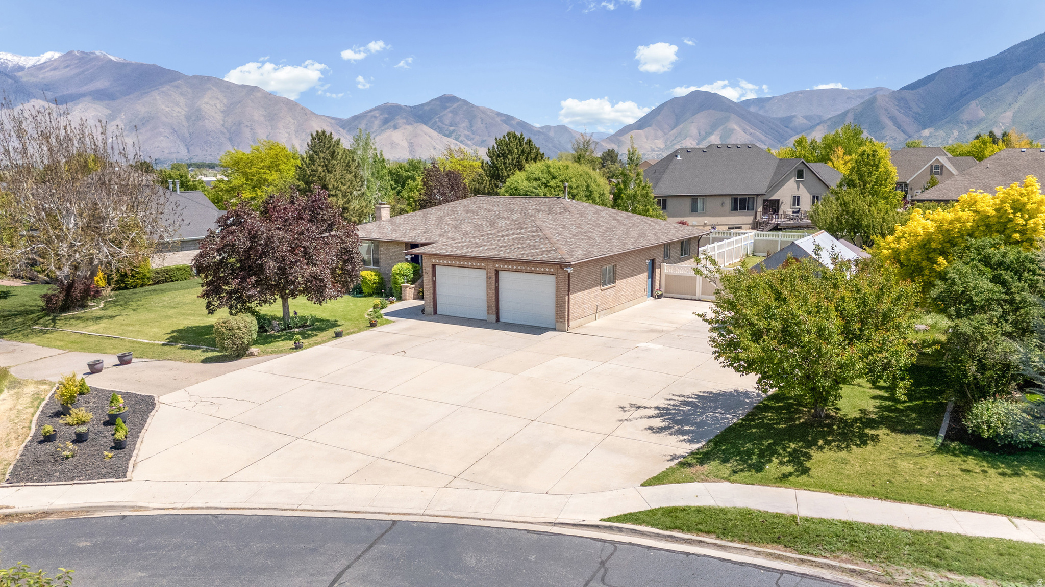 SUNNY RIDGE - Residential