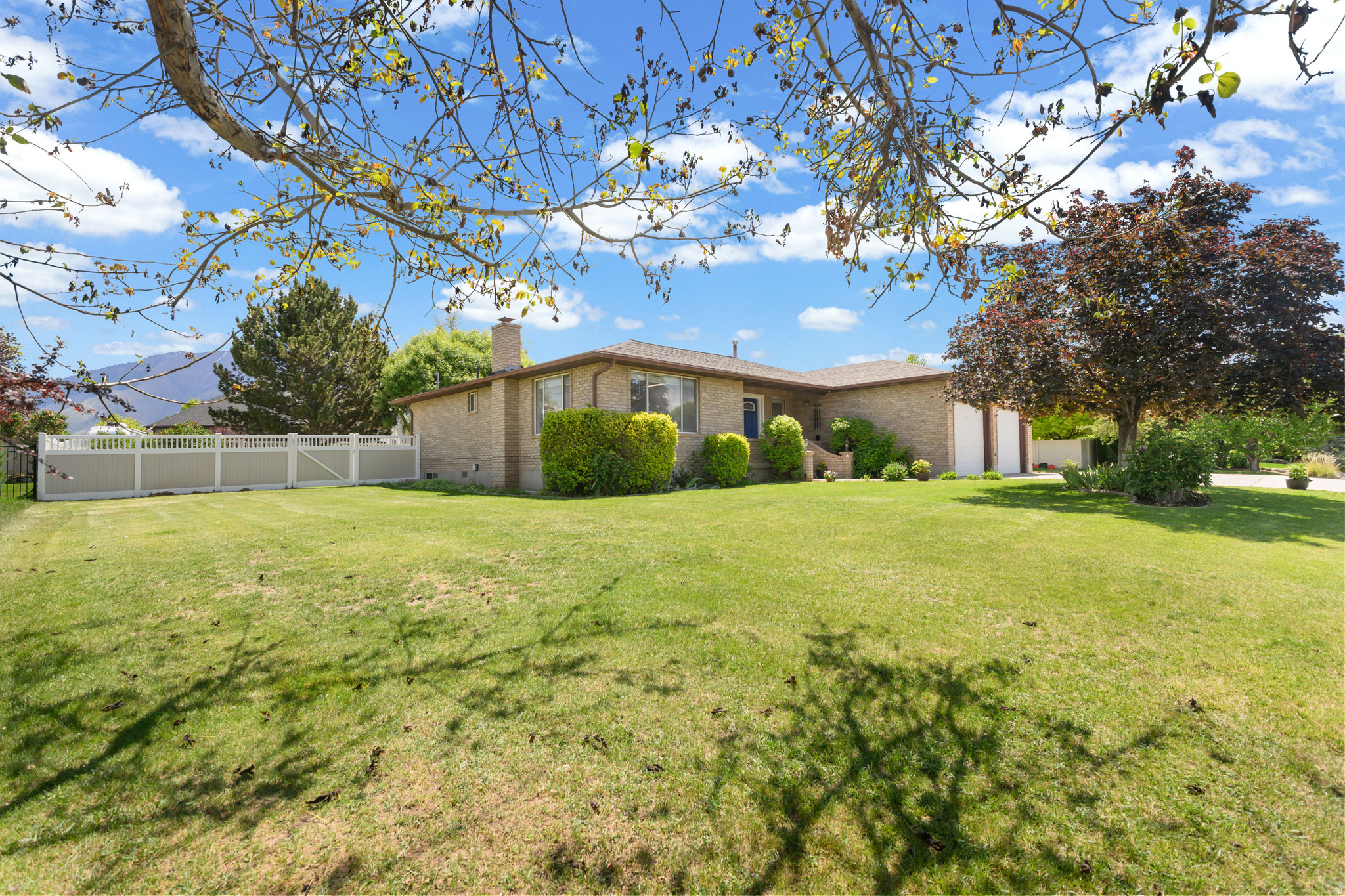 SUNNY RIDGE - Residential